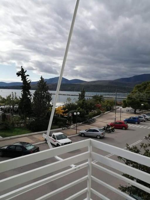 Lovely Sea Front Apartment Itea Exterior foto